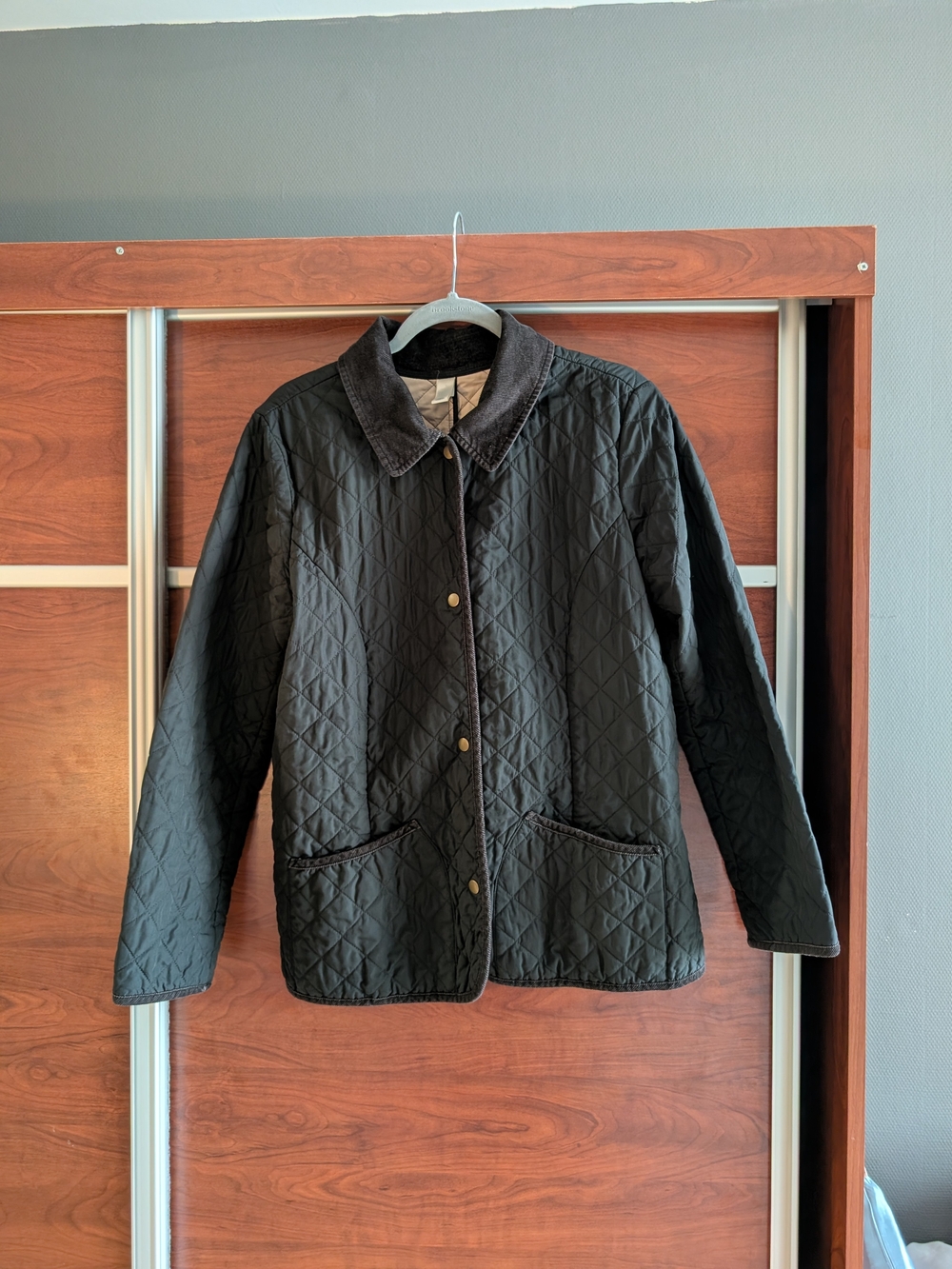Quilted Black Barn Jacket with Corduroy Collar